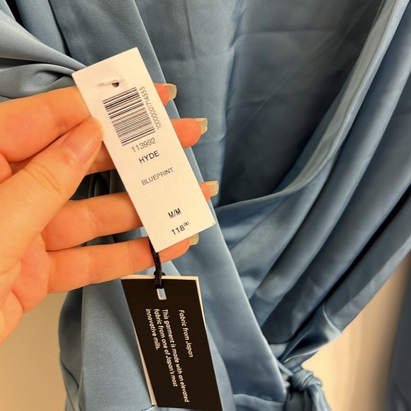 Aritzia Babaton Hyde Blouse - Picture 5 of 6